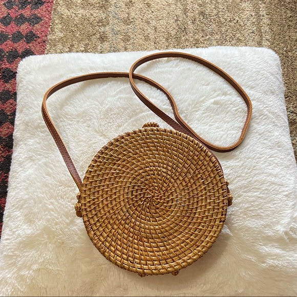 Round Straw Crossbody Bag - Rattan - Picture 3 of 5